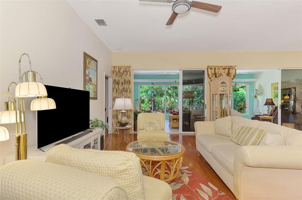 For Sale: $469,900 (3 beds, 2 baths, 2340 Square Feet)