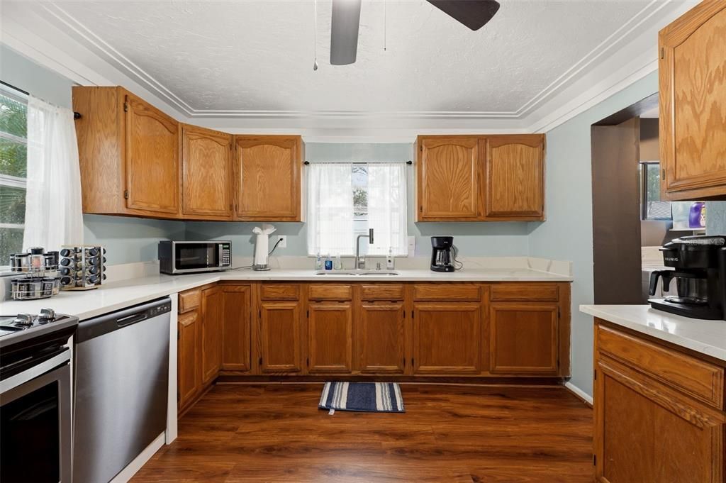 For Sale: $525,000 (4 beds, 2 baths, 1756 Square Feet)