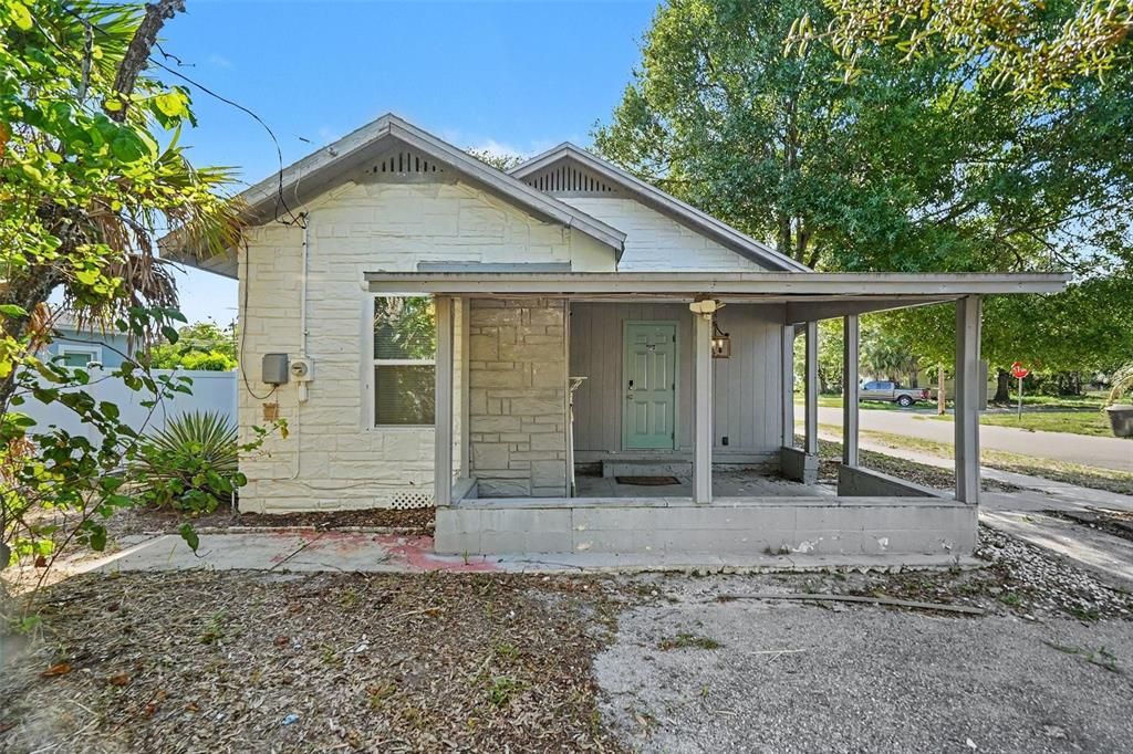 En Venta: $280,000 (2 camas, 1 baños, 946 Pies cuadrados)