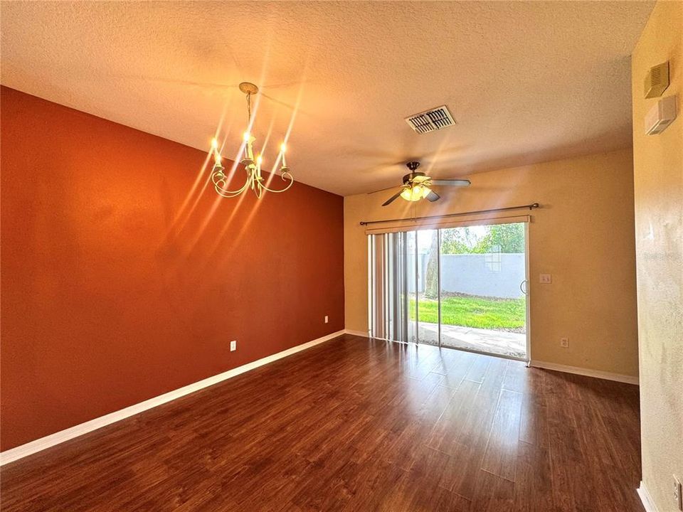 For Rent: $1,699 (2 beds, 2 baths, 987 Square Feet)