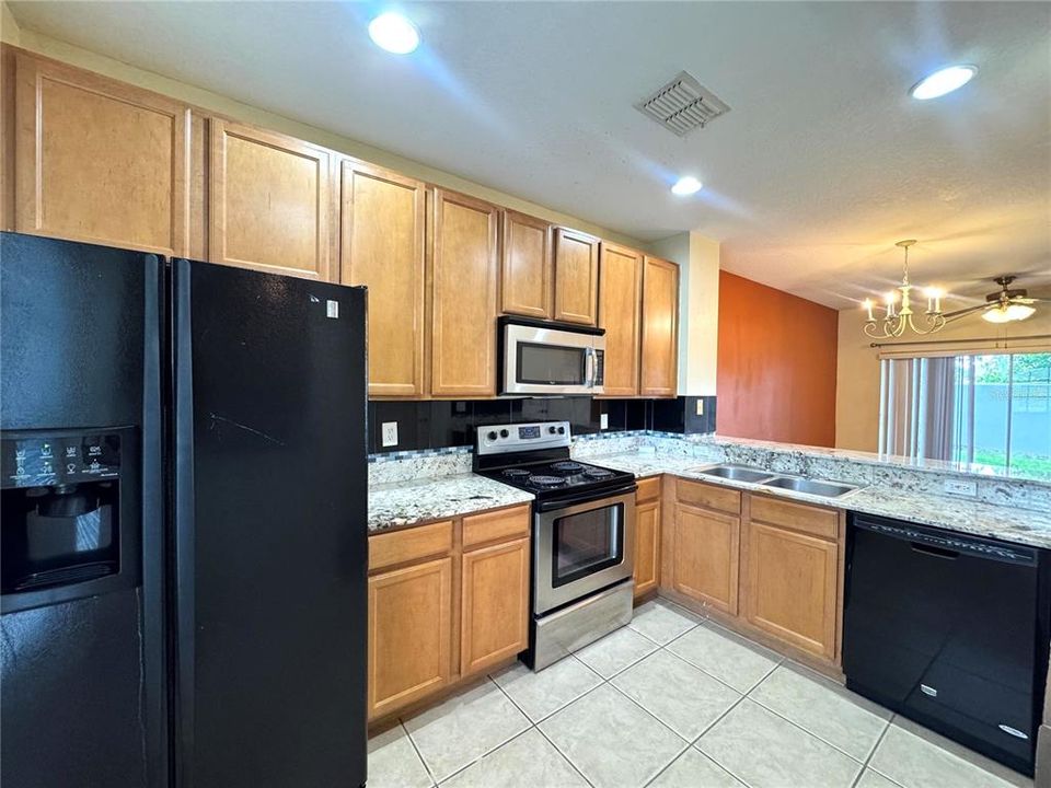 For Rent: $1,699 (2 beds, 2 baths, 987 Square Feet)