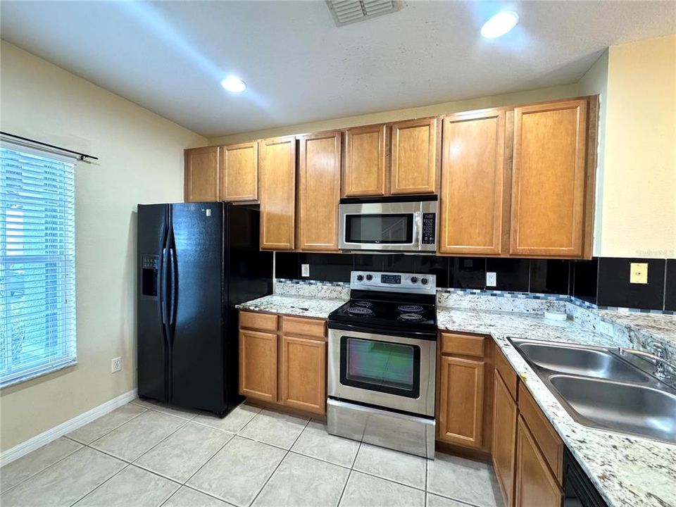 For Rent: $1,699 (2 beds, 2 baths, 987 Square Feet)