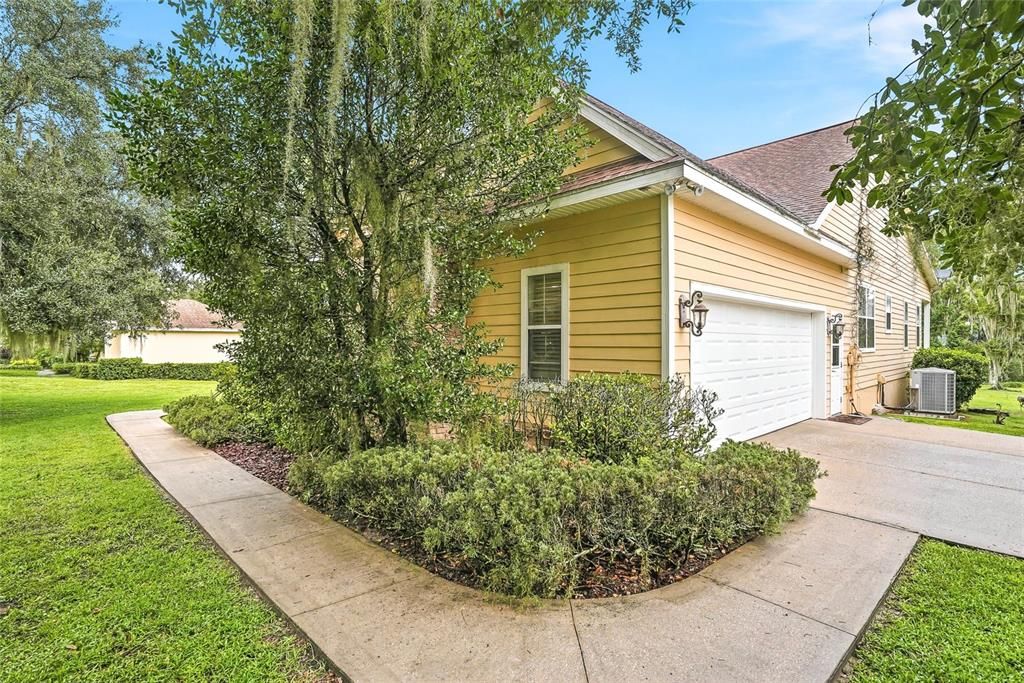 For Sale: $1,200,000 (4 beds, 2 baths, 2937 Square Feet)