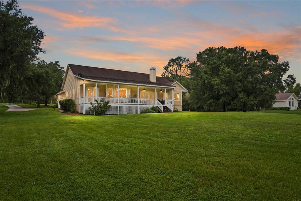 For Sale: $1,200,000 (4 beds, 2 baths, 2937 Square Feet)