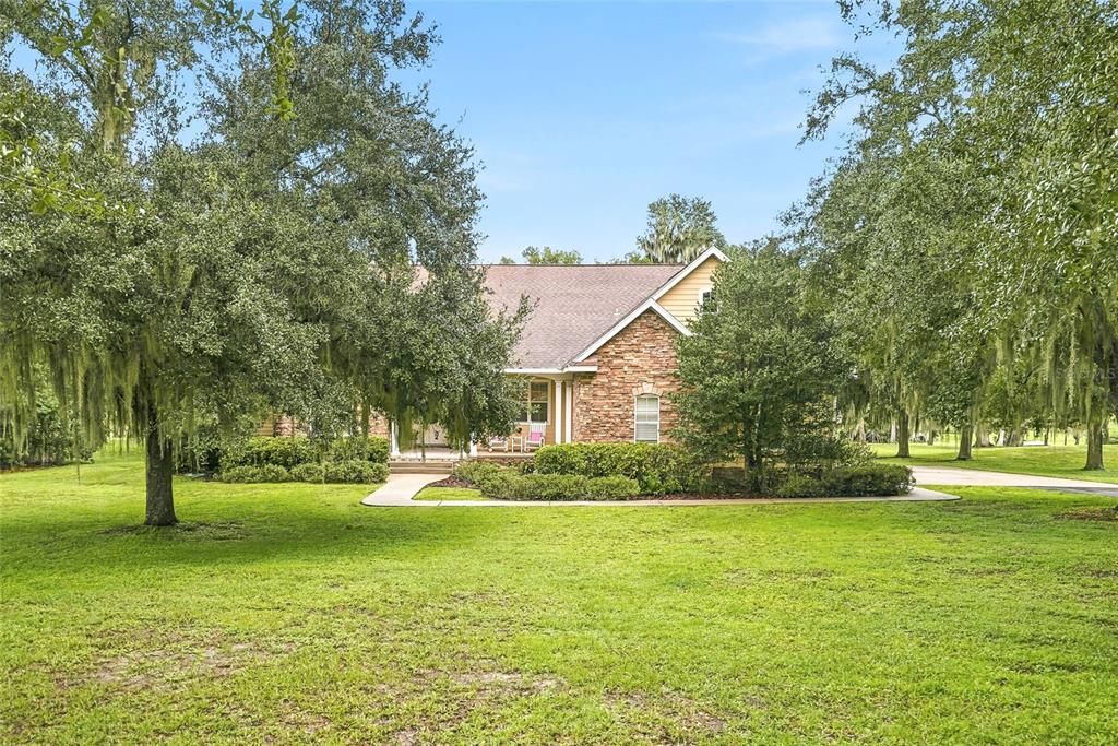 For Sale: $1,200,000 (4 beds, 2 baths, 2937 Square Feet)