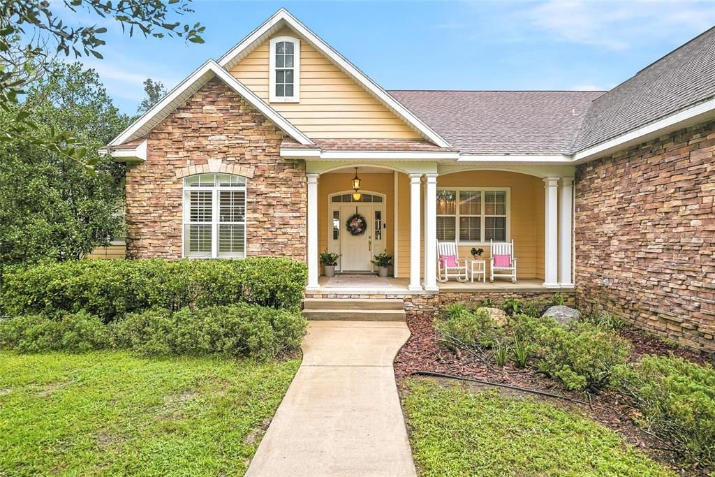 For Sale: $1,200,000 (4 beds, 2 baths, 2937 Square Feet)