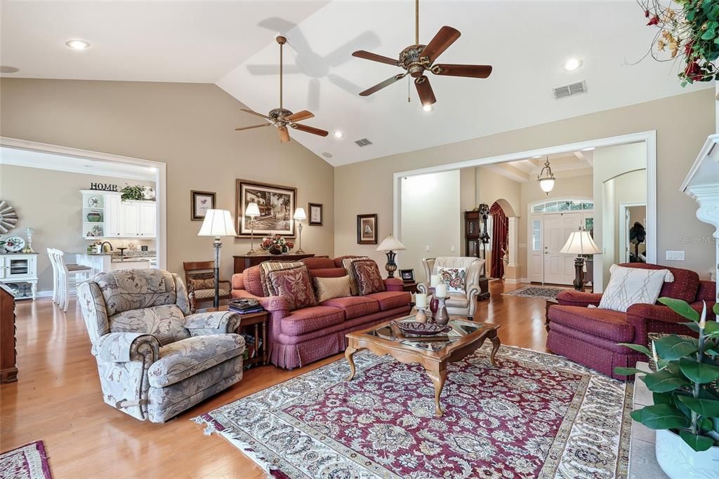 For Sale: $1,200,000 (4 beds, 2 baths, 2937 Square Feet)