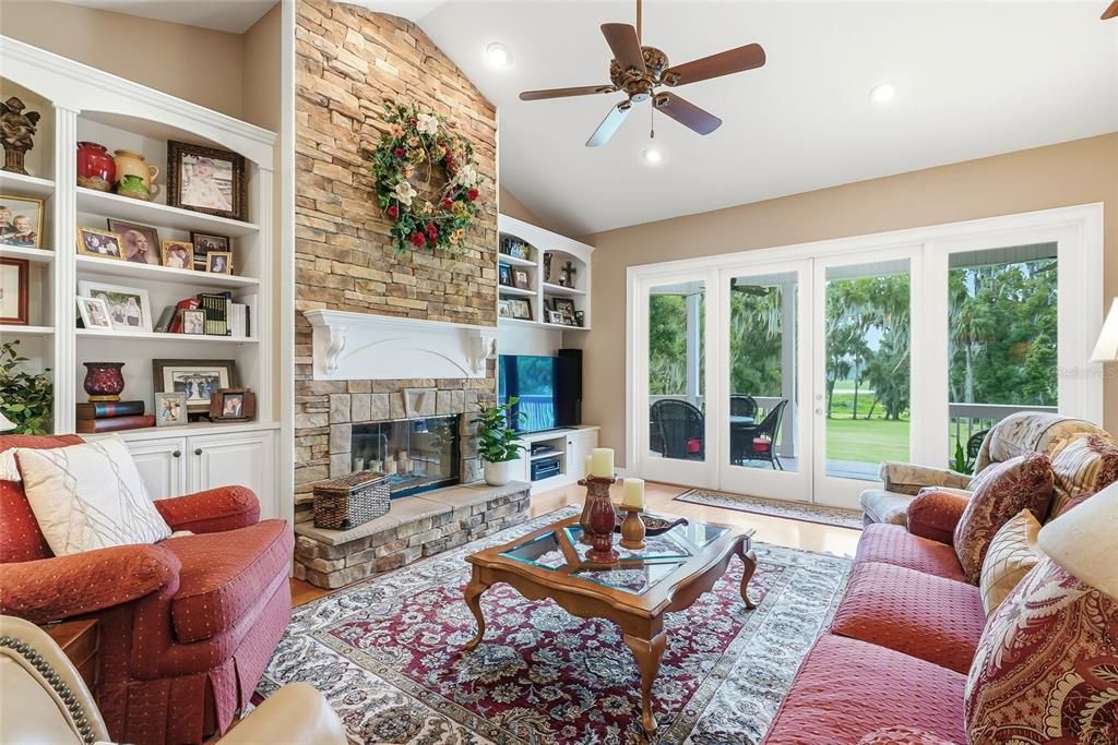 For Sale: $1,200,000 (4 beds, 2 baths, 2937 Square Feet)