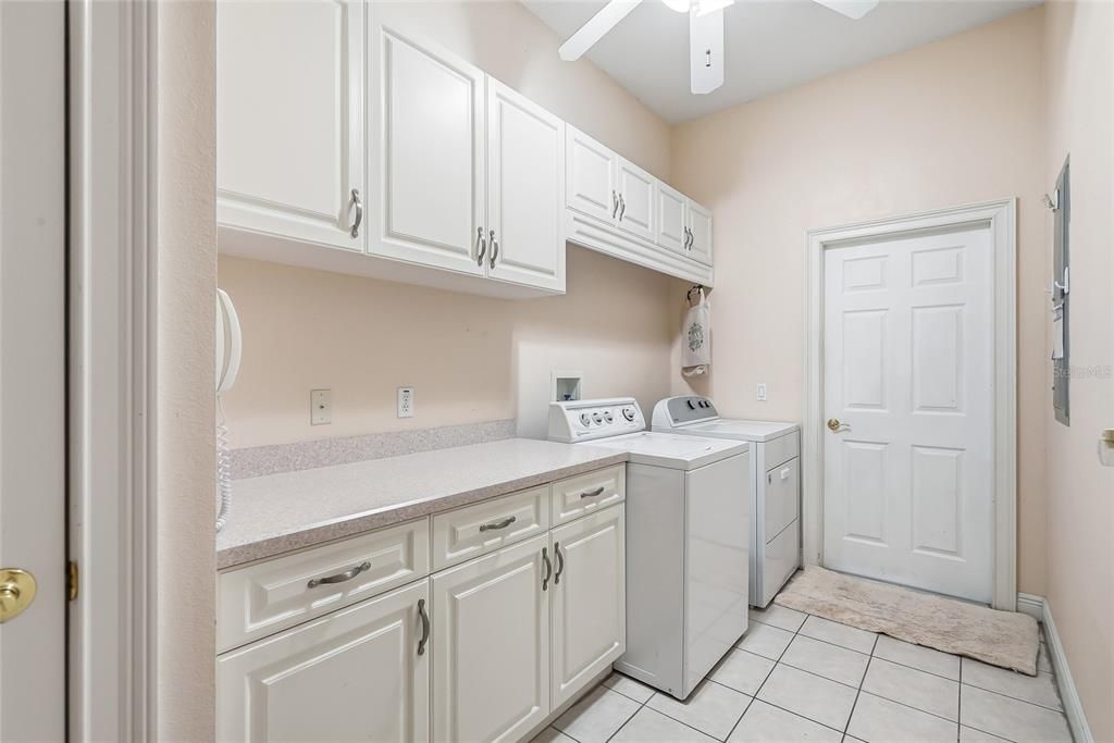 For Sale: $1,200,000 (4 beds, 2 baths, 2937 Square Feet)