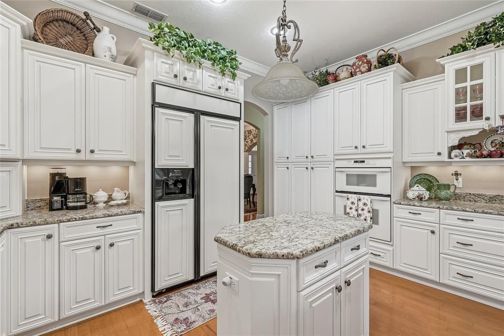 For Sale: $1,200,000 (4 beds, 2 baths, 2937 Square Feet)