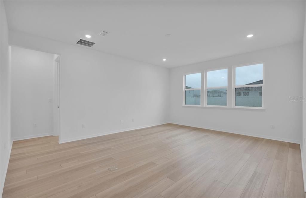 For Sale: $397,000 (4 beds, 2 baths, 1821 Square Feet)