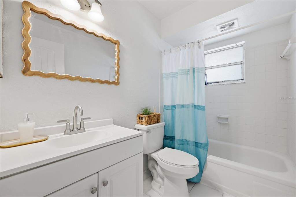 For Sale: $269,900 (3 beds, 2 baths, 1144 Square Feet)