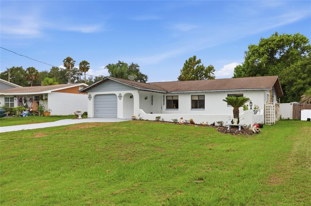 For Sale: $269,900 (3 beds, 2 baths, 1144 Square Feet)