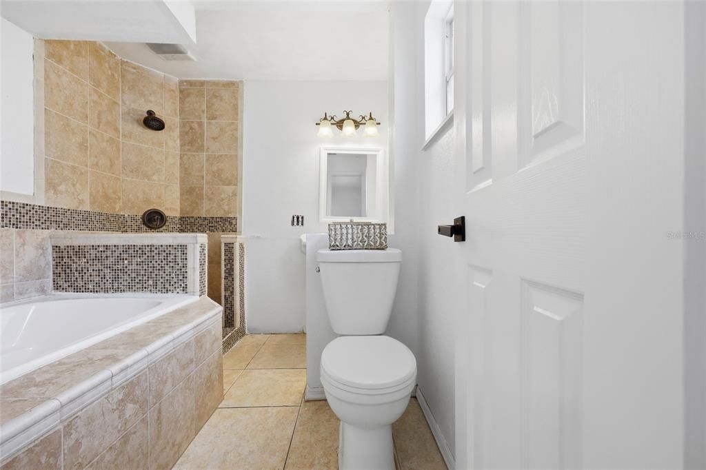 For Sale: $269,900 (3 beds, 2 baths, 1144 Square Feet)