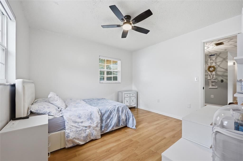 For Sale: $269,900 (3 beds, 2 baths, 1144 Square Feet)