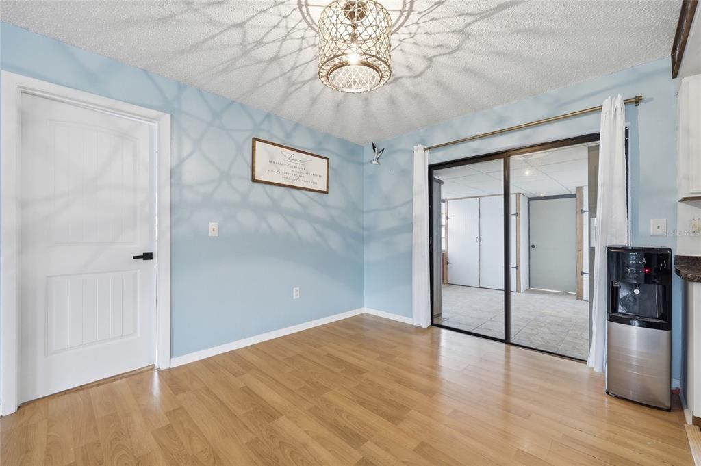 For Sale: $269,900 (3 beds, 2 baths, 1144 Square Feet)