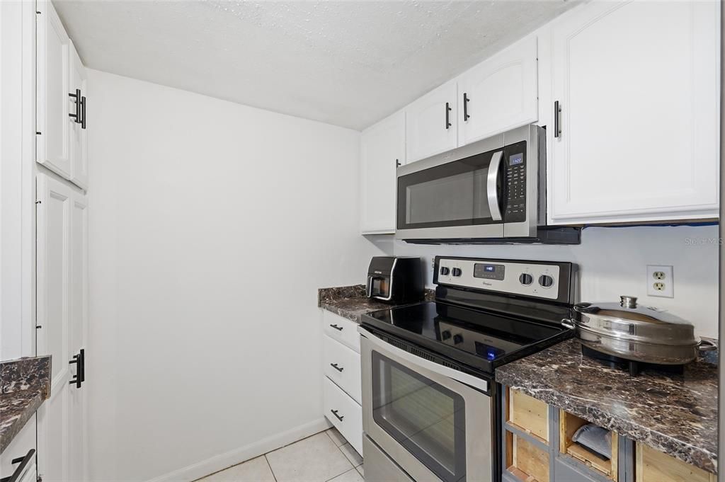 For Sale: $269,900 (3 beds, 2 baths, 1144 Square Feet)