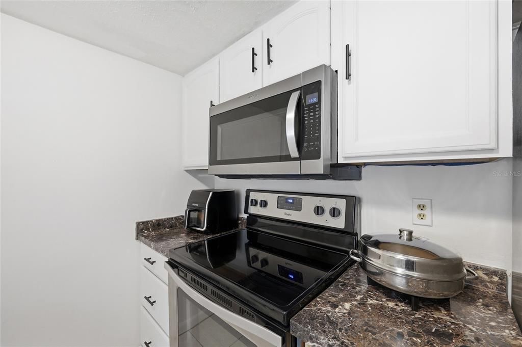 For Sale: $269,900 (3 beds, 2 baths, 1144 Square Feet)