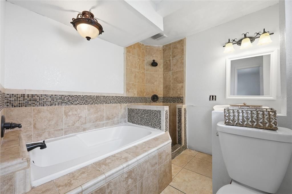 For Sale: $269,900 (3 beds, 2 baths, 1144 Square Feet)