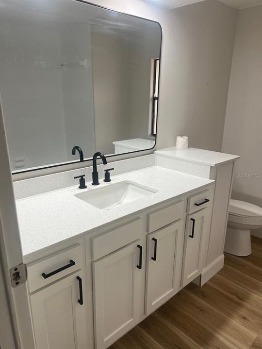 For Sale: $154,900 (2 beds, 2 baths, 1068 Square Feet)