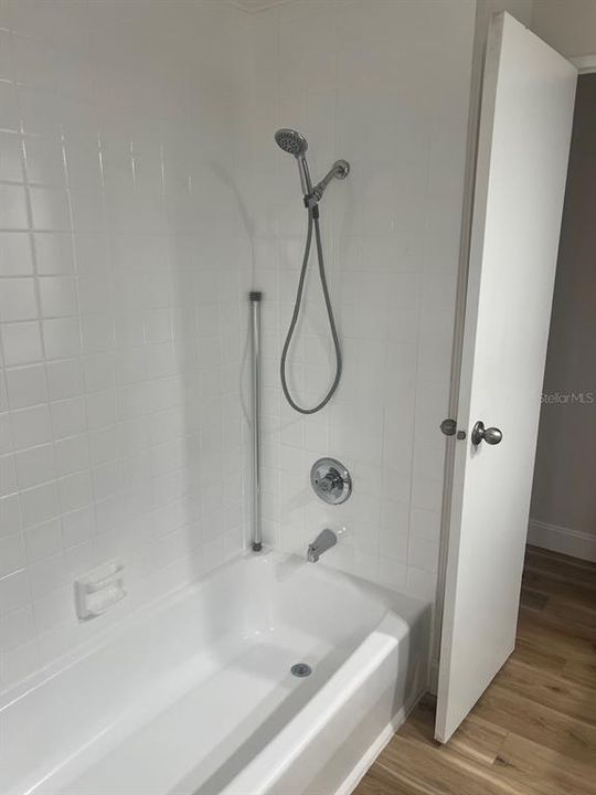 For Sale: $154,900 (2 beds, 2 baths, 1068 Square Feet)