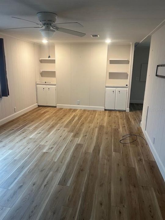 For Sale: $154,900 (2 beds, 2 baths, 1068 Square Feet)