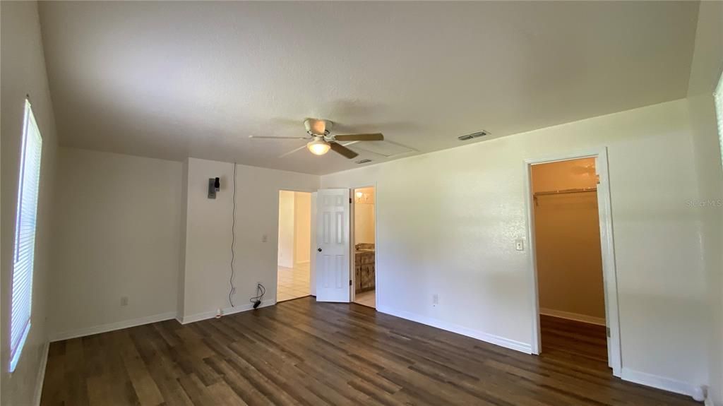 For Rent: $1,800 (3 beds, 2 baths, 1539 Square Feet)