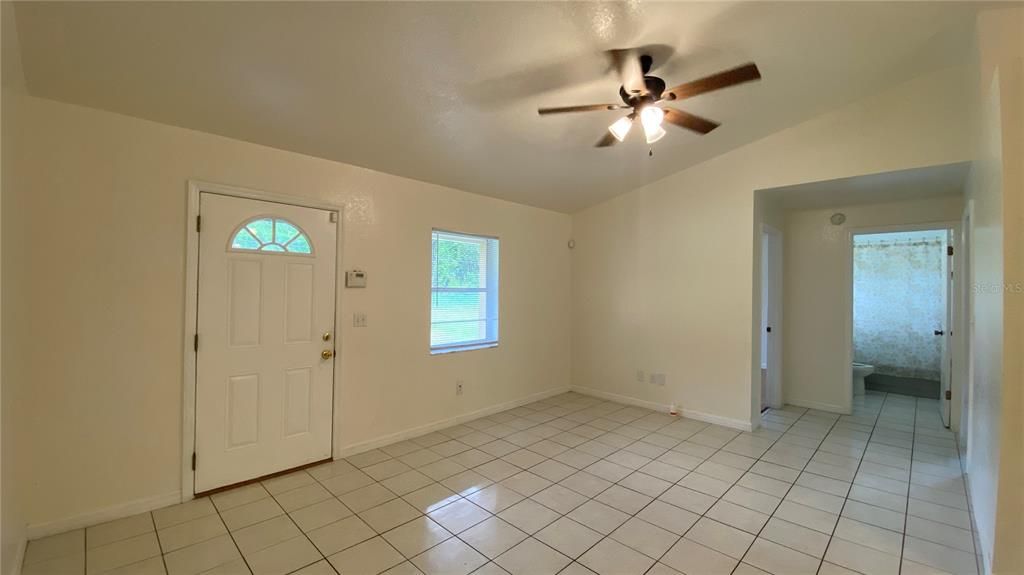For Rent: $1,800 (3 beds, 2 baths, 1539 Square Feet)