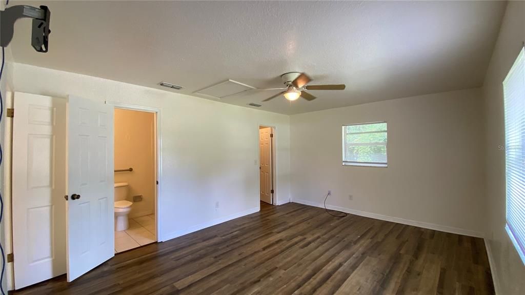 For Rent: $1,800 (3 beds, 2 baths, 1539 Square Feet)