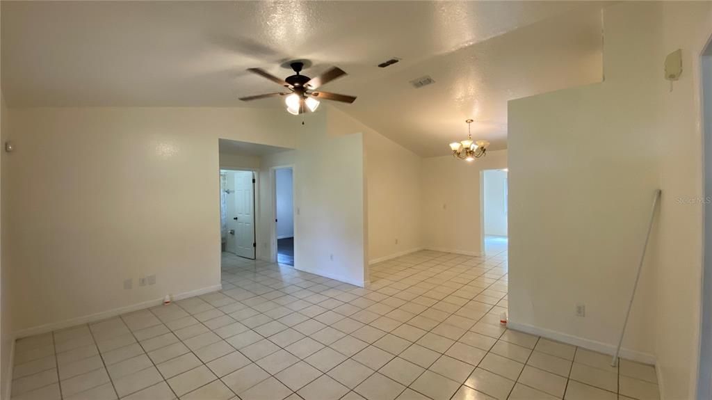 For Rent: $1,800 (3 beds, 2 baths, 1539 Square Feet)
