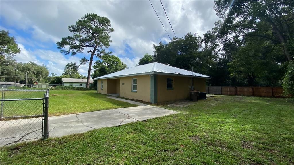 For Rent: $1,800 (3 beds, 2 baths, 1539 Square Feet)