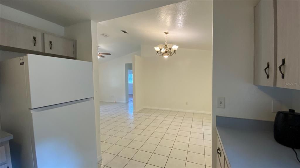 For Rent: $1,800 (3 beds, 2 baths, 1539 Square Feet)