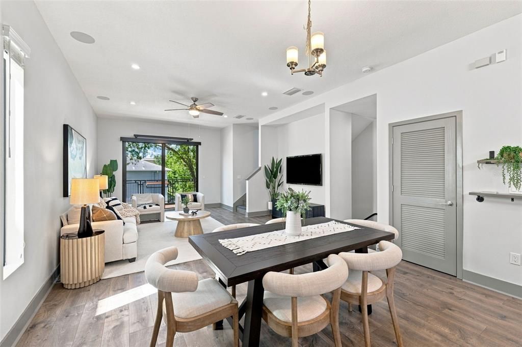 For Sale: $635,000 (3 beds, 3 baths, 1988 Square Feet)