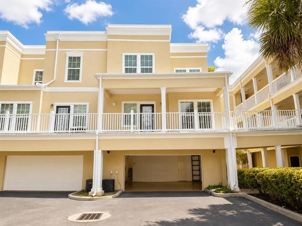 For Rent: $3,850 (3 beds, 2 baths, 1880 Square Feet)