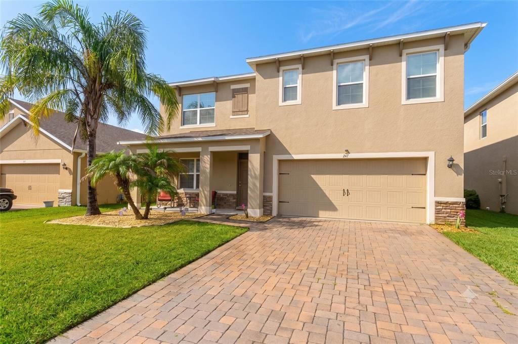 En Venta: $448,000 (5 camas, 3 baños, 2601 Pies cuadrados)