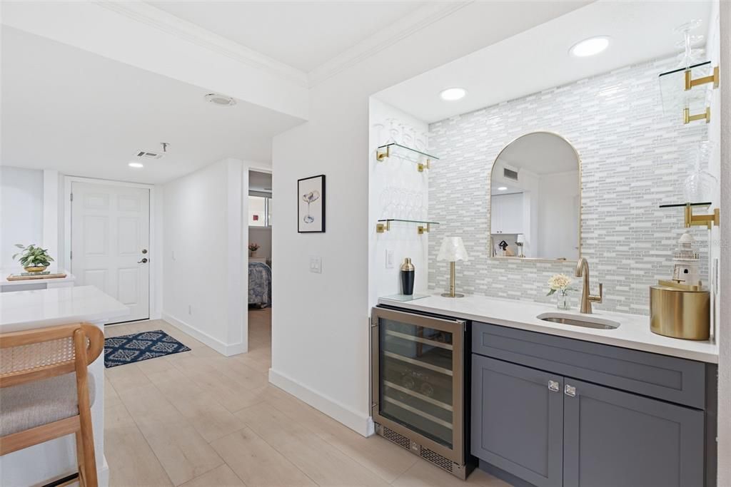 Active With Contract: $435,000 (2 beds, 2 baths, 1225 Square Feet)