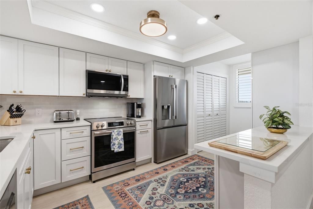 Active With Contract: $435,000 (2 beds, 2 baths, 1225 Square Feet)