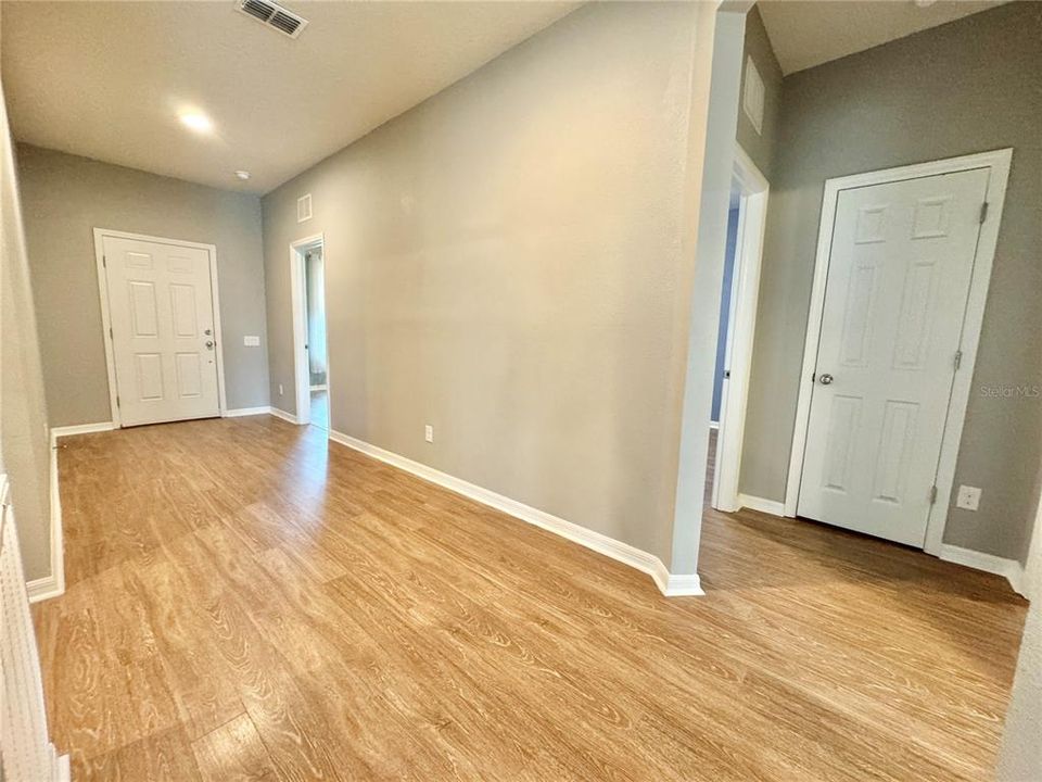For Rent: $2,750 (4 beds, 2 baths, 2164 Square Feet)