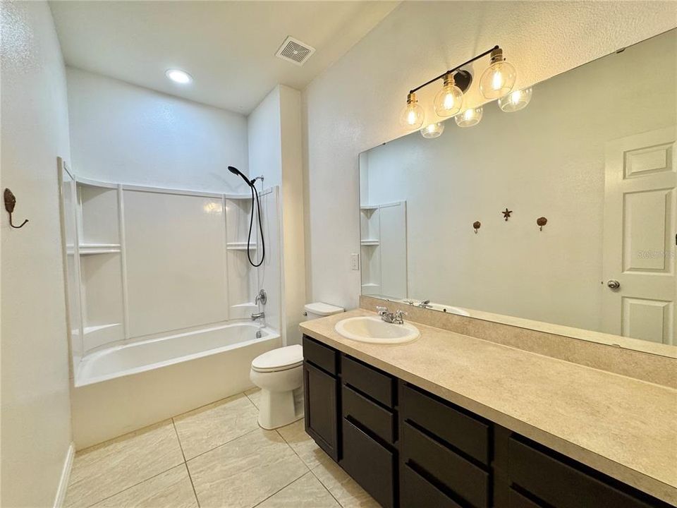 For Rent: $2,750 (4 beds, 2 baths, 2164 Square Feet)