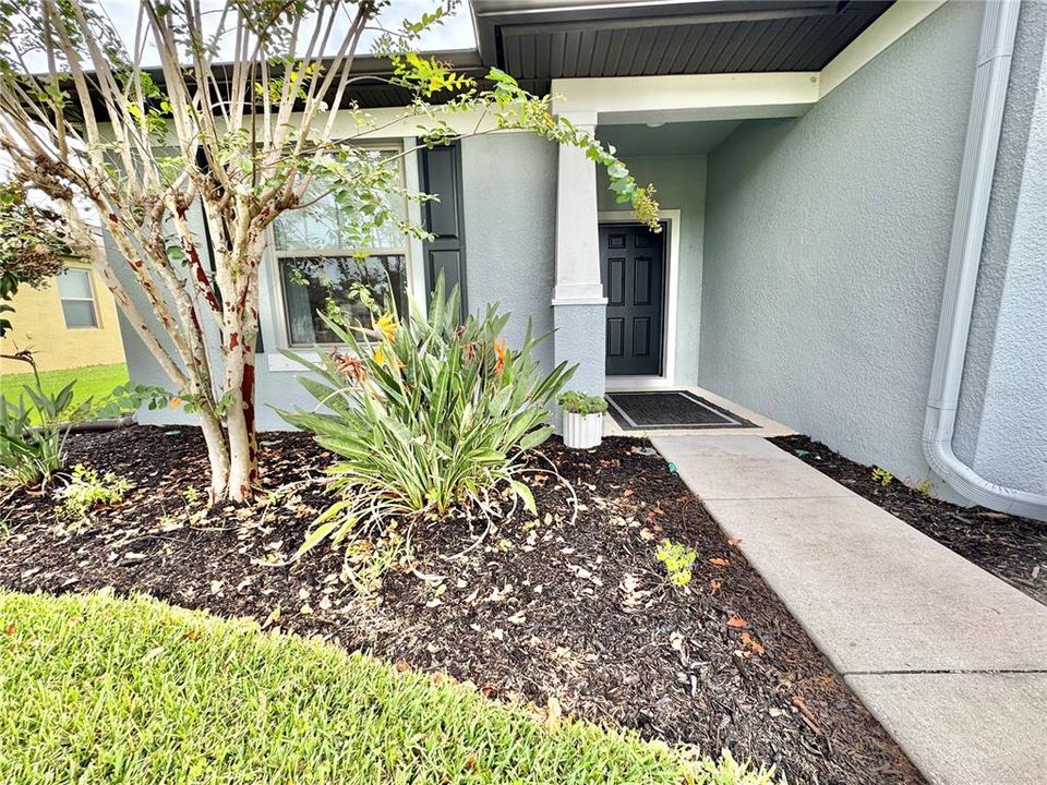 For Rent: $2,750 (4 beds, 2 baths, 2164 Square Feet)