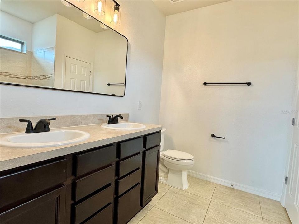 For Rent: $2,750 (4 beds, 2 baths, 2164 Square Feet)