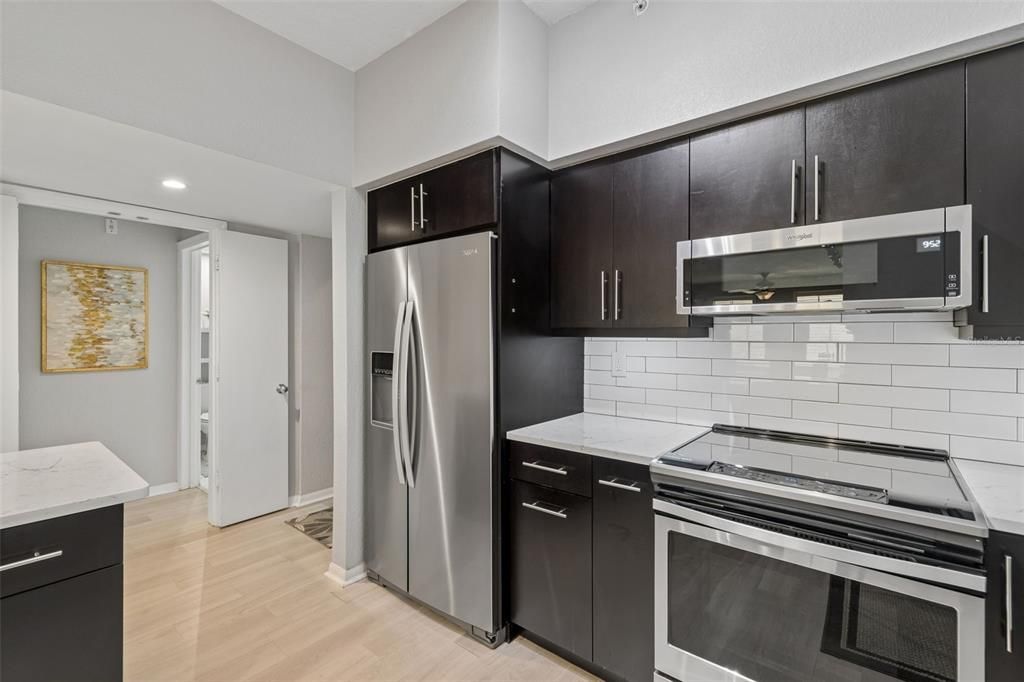 На продажу: $425,000 (2 спален, 2 ванн, 1231 Квадратных фут)