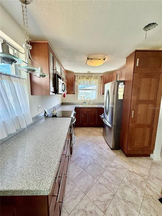На продажу: $399,000 (4 спален, 3 ванн, 2152 Квадратных фут)
