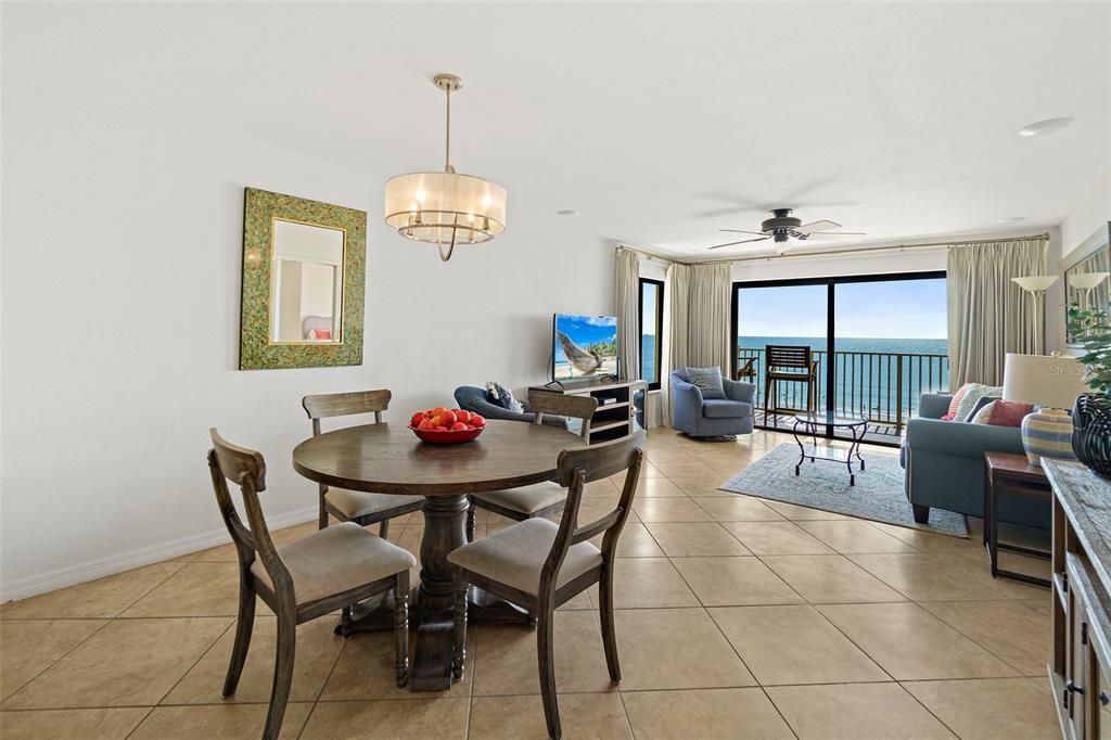 For Sale: $550,000 (2 beds, 2 baths, 1118 Square Feet)