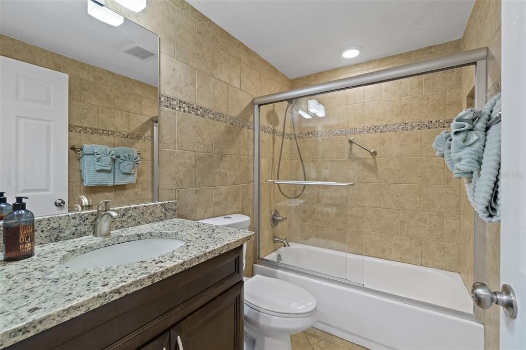 For Sale: $550,000 (2 beds, 2 baths, 1118 Square Feet)