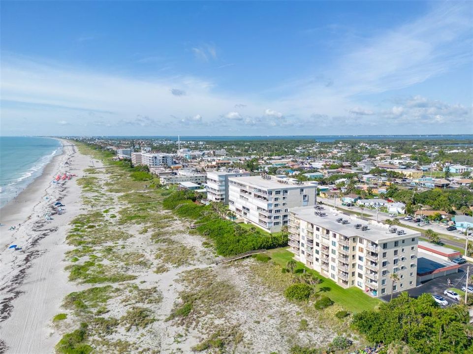 For Sale: $550,000 (2 beds, 2 baths, 1118 Square Feet)