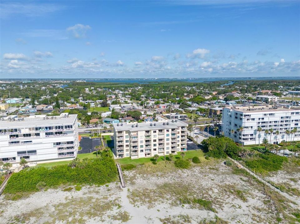 For Sale: $550,000 (2 beds, 2 baths, 1118 Square Feet)