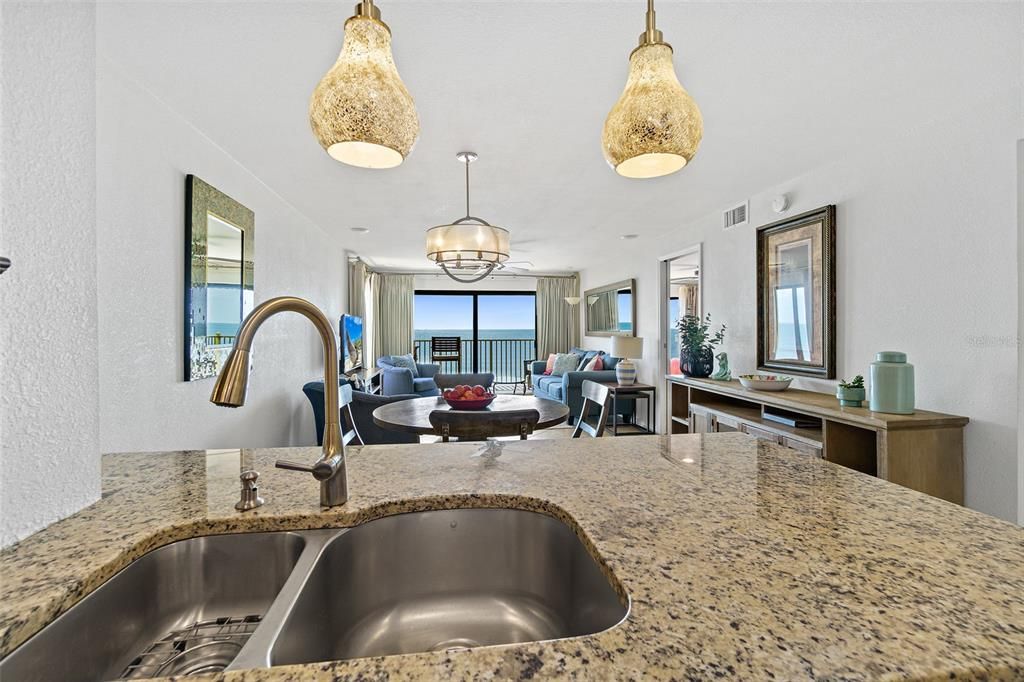 For Sale: $550,000 (2 beds, 2 baths, 1118 Square Feet)