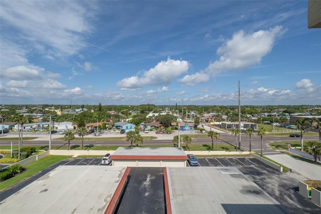 For Sale: $550,000 (2 beds, 2 baths, 1118 Square Feet)