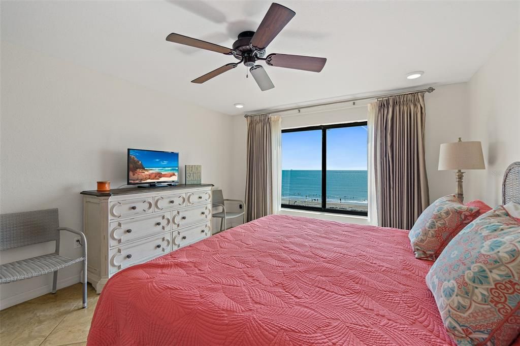 For Sale: $550,000 (2 beds, 2 baths, 1118 Square Feet)
